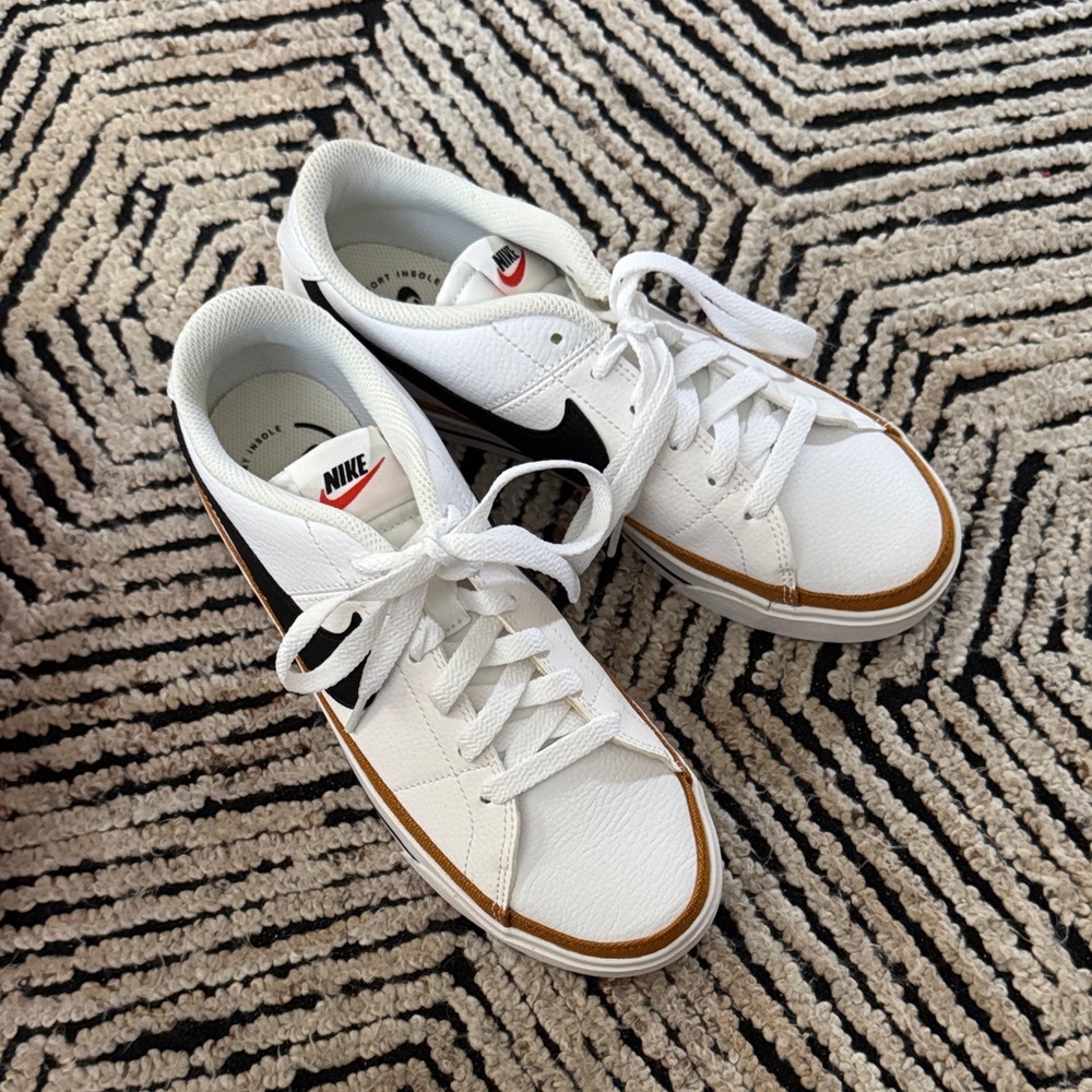 Classic Nike Court Legacy sneakers, New, women’s 8.5